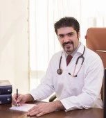 الدكتور نادر افشاری