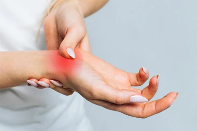 روش‌های درمان خانگی درد مچ دست و علل ایجاد آن