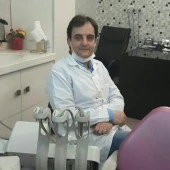 الدكتور مجید اکبری