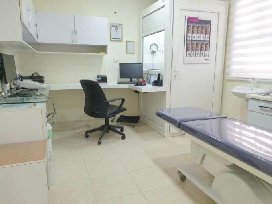 احسان صداقت تصاویر مطب و محل کار1