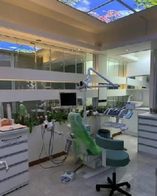 دکتر حامد کرامت تصاویر مطب و محل کار1