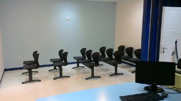 الدكتور حسین نامور صور العيادة و موقع العمل3