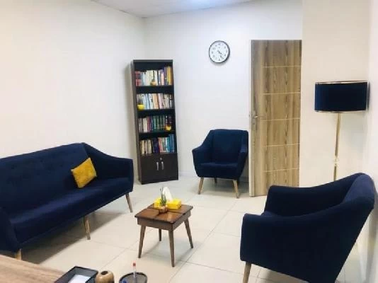 فرزانه فرزادیان تصاویر مطب و محل کار2