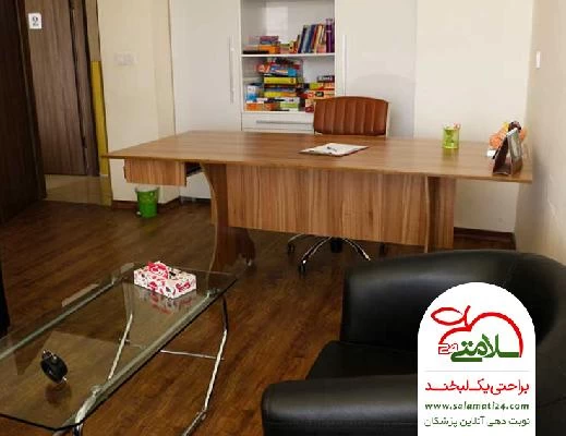 معصومه پریوار صور العيادة و موقع العمل2