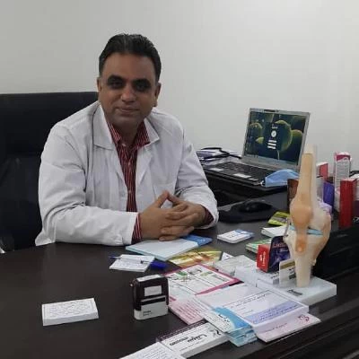 الدكتور شهاب یوسفی فر صور العيادة و موقع العمل1