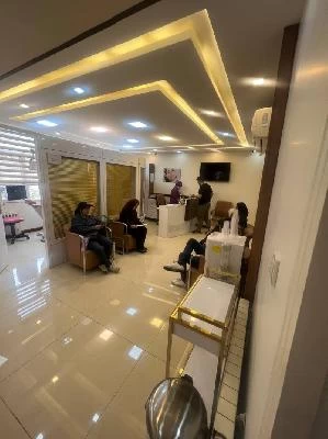الدكتور نرگس محمدی خوشرو صور العيادة و موقع العمل3