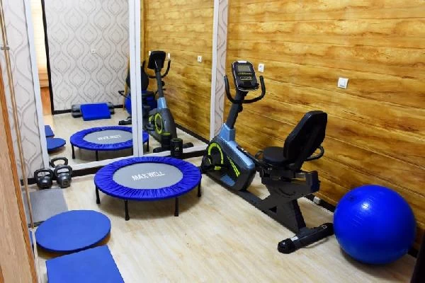 رقیه زلفی تصاویر مطب و محل کار2