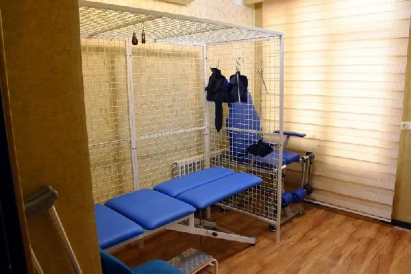 رقیه زلفی تصاویر مطب و محل کار3