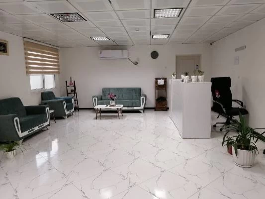 الدكتور زهرا کامروان صور العيادة و موقع العمل2