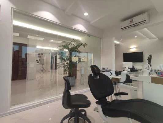 دکتر حسین عباچی زاده تصاویر مطب و محل کار2