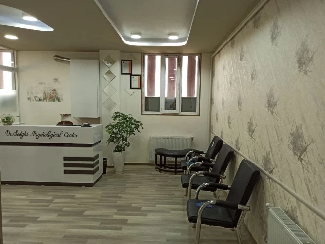 دکتر مریم صدقی